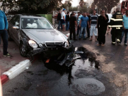  بالصور: إصابة 3 شبان عرب بحادث طرق بين مركبتين وسط مدينة اللد 